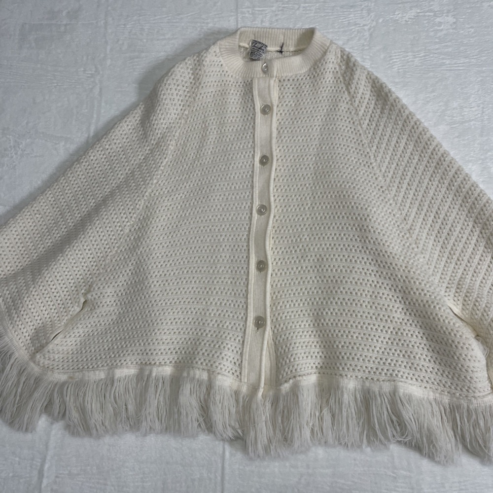 Vtg Wintuk Chris Ann White Knit Poncho Cape Shawl Button Up Fringe Trim Granny